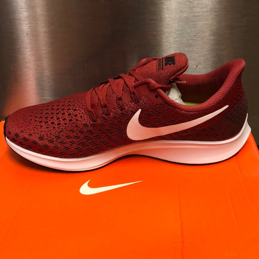 Nike Air Zoom Pegasus Women’s size 10 (BRAND NEW)
